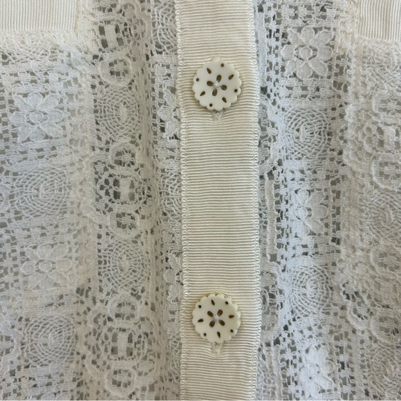 CAbi White Crochet Lace Button Down Sheer Lace Blouse Size XS - Picture 8 of 9